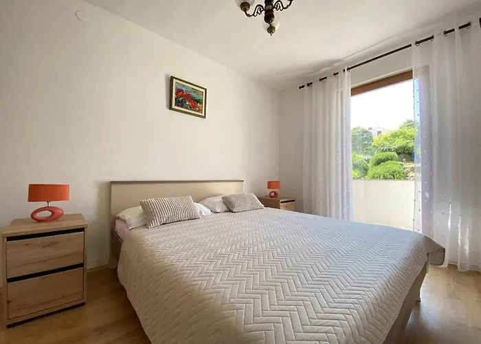 Apartment Almira With Sea View