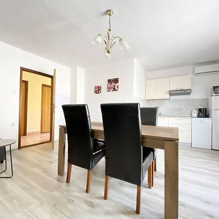 Almira With Sea View Apartament