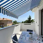 Almira With Sea View Apartamento