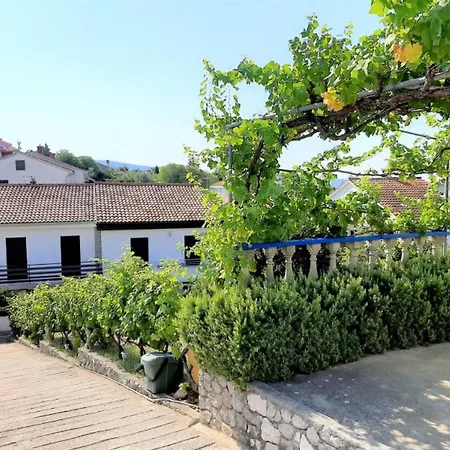 Apartment Almira With Sea View Krk Town